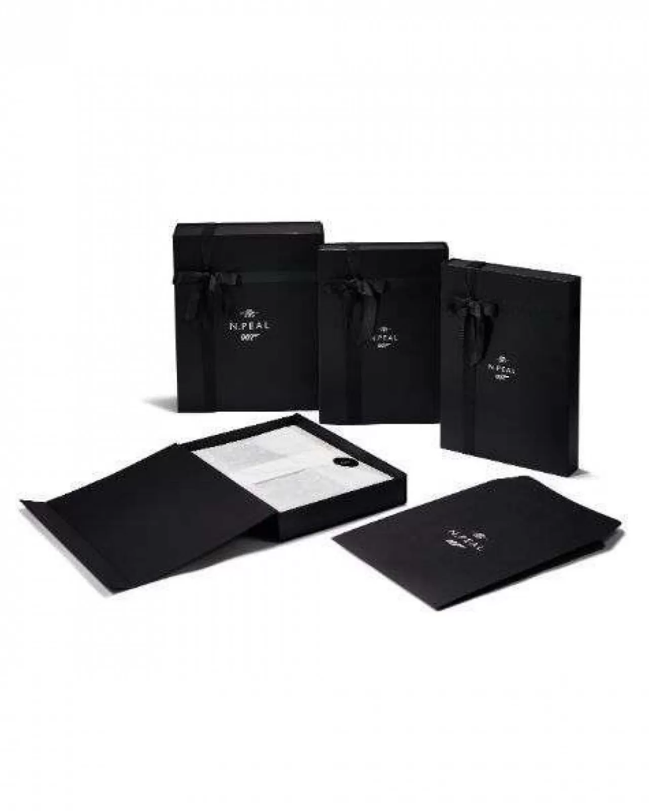 007_zip_through_cashmere_bomber_jacket_9.webp Men N.Peal Half & Full Zip Knitwear | 007 Zip Through Cashmere Bomber Jacket