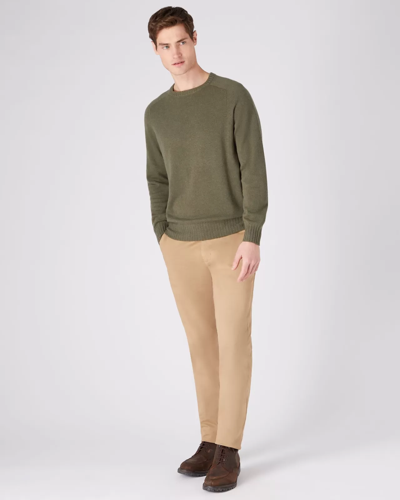 mens_raglan_round_neck_cashmere_jumper_2-2.webp Men N.Peal Round Necks | Men'S Raglan Round Neck Cashmere Jumper