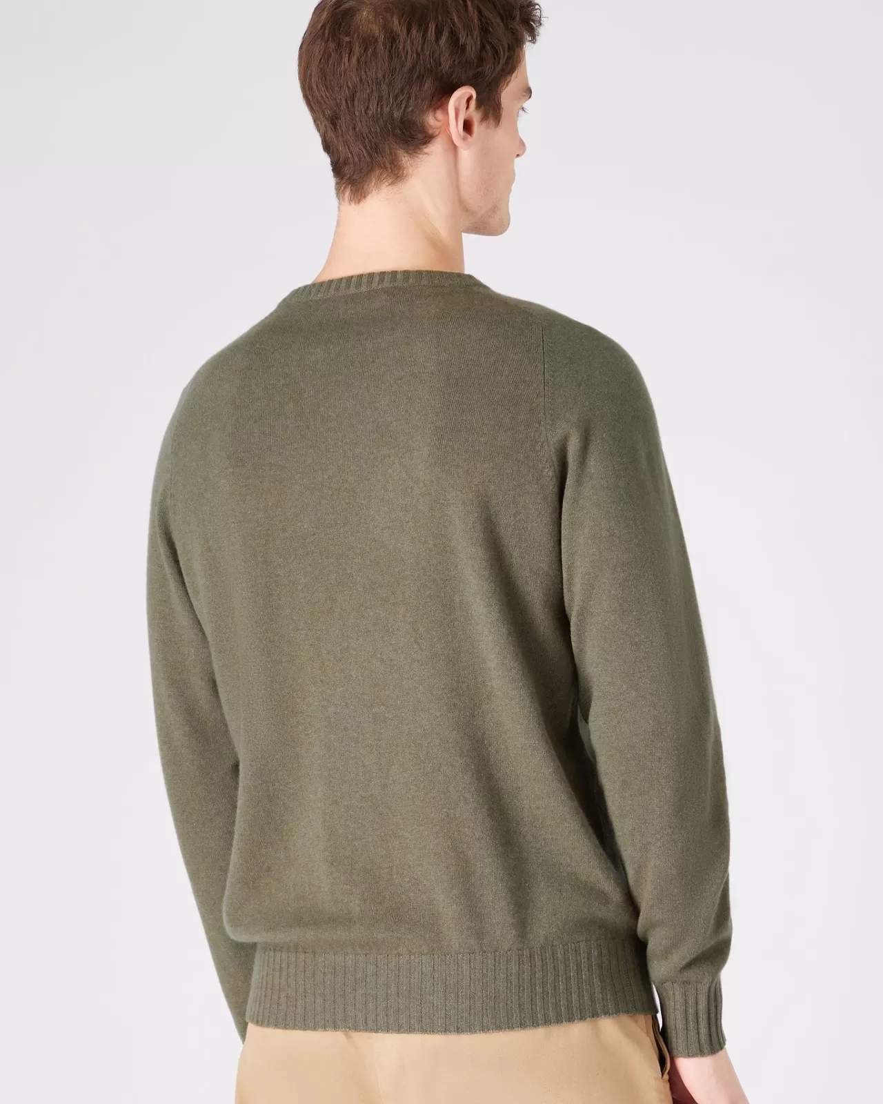mens_raglan_round_neck_cashmere_jumper_3-2.webp Men N.Peal Round Necks | Men'S Raglan Round Neck Cashmere Jumper