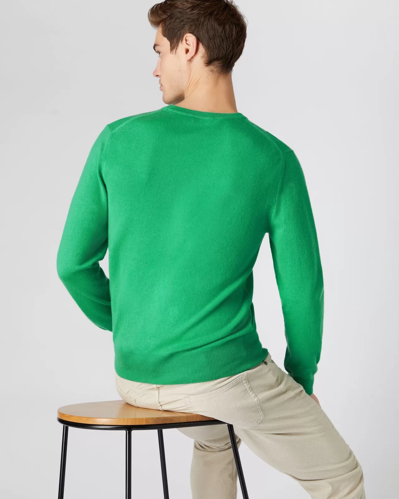 mens_the_oxford_round_neck_cashmere_jumper_3-13.webp Men N.Peal Round Necks | Men'S The Oxford Round Neck Cashmere Jumper