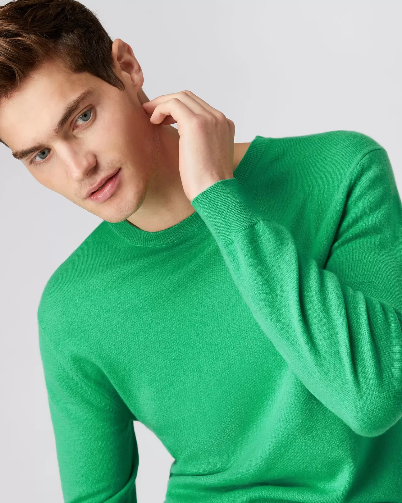 mens_the_oxford_round_neck_cashmere_jumper_4-13.webp Men N.Peal Round Necks | Men'S The Oxford Round Neck Cashmere Jumper
