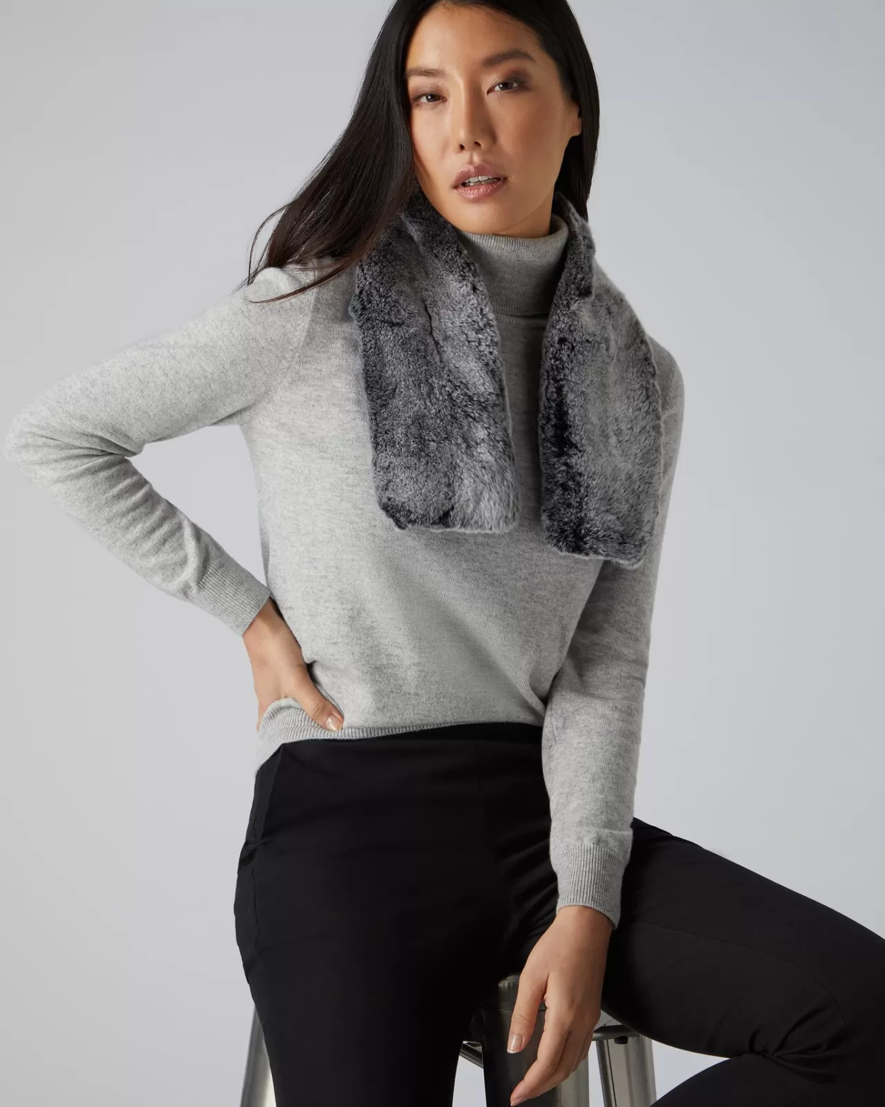 unisex_fur_neckwarmer_3.webp Women N.Peal Fur Trim Accessories | Unisex Fur Neckwarmer