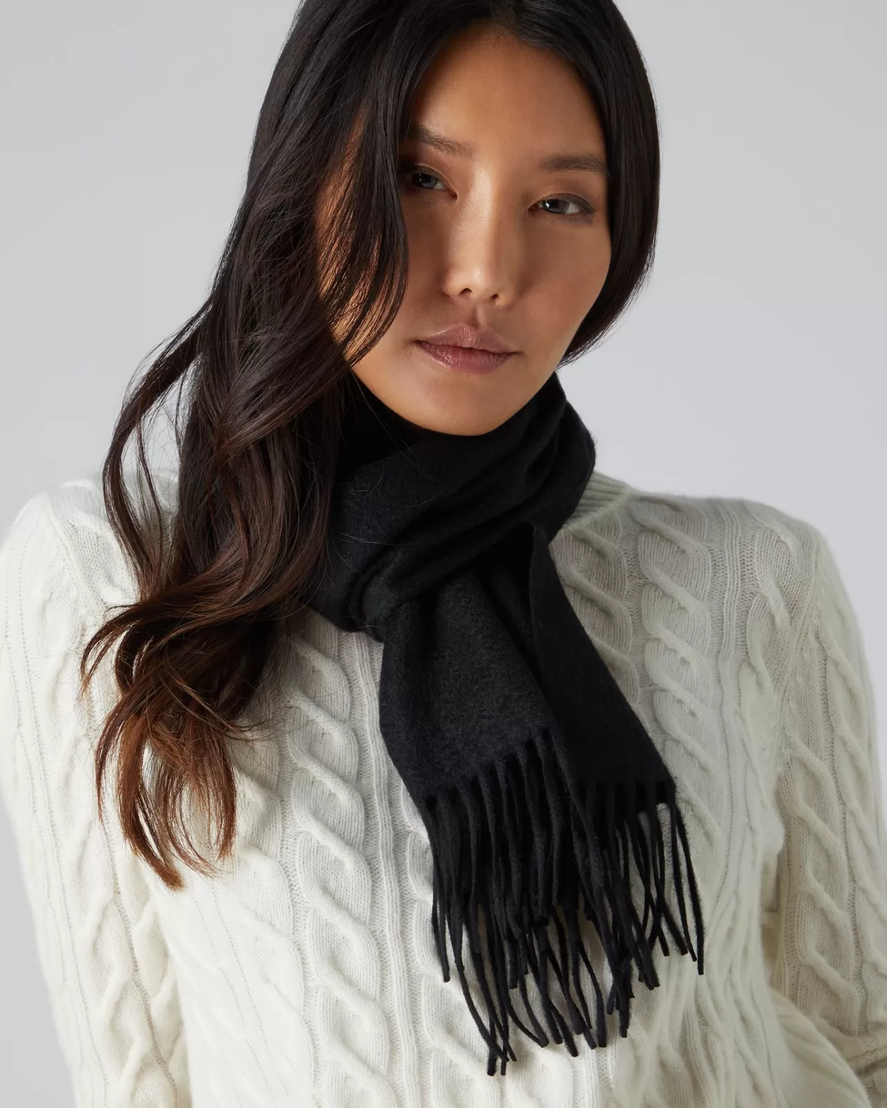 unisex_woven_cashmere_scarf_2-1.webp Women N.Peal Cashmere Scarves | Unisex Woven Cashmere Scarf