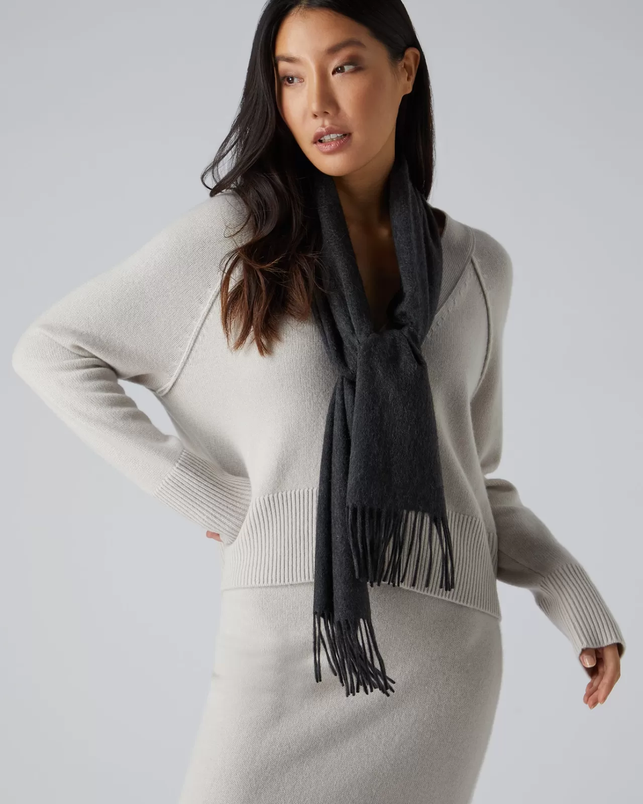 unisex_woven_cashmere_scarf_2-6.webp Women N.Peal Cashmere Scarves | Unisex Woven Cashmere Scarf