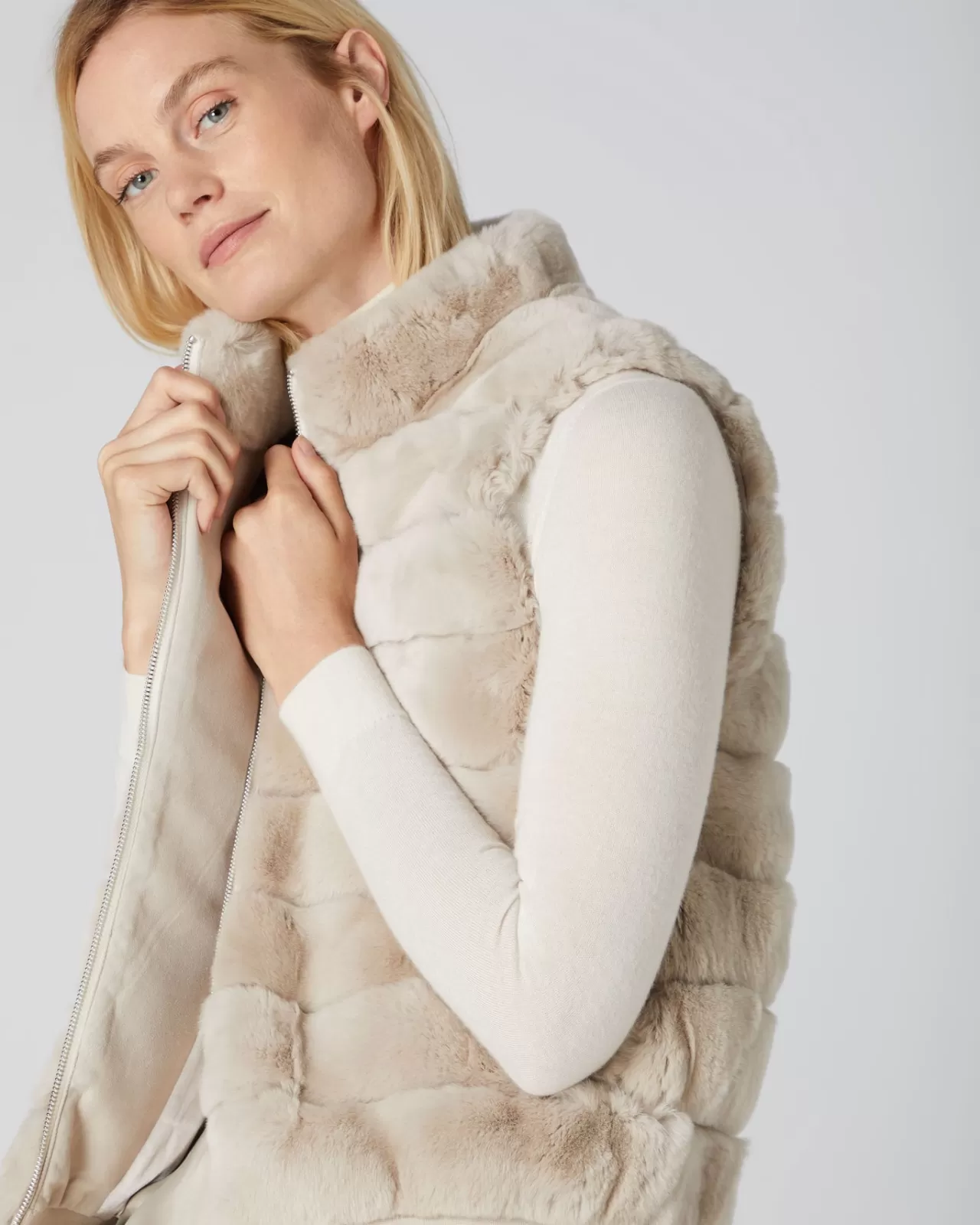 womens_detachable_sleeve_gilet_4.webp Women N.Peal Coats & Jackets | Women'S Detachable Sleeve Gilet