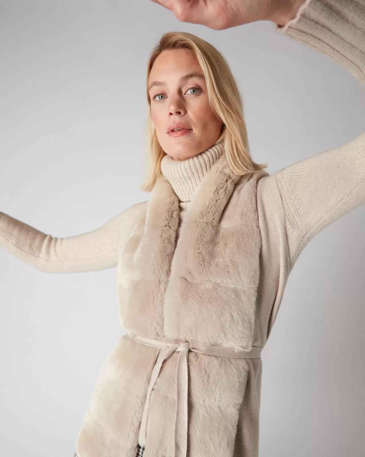 Women N.Peal Coats & Jackets | Women'S Fur Placket Milano Cashmere Gilet