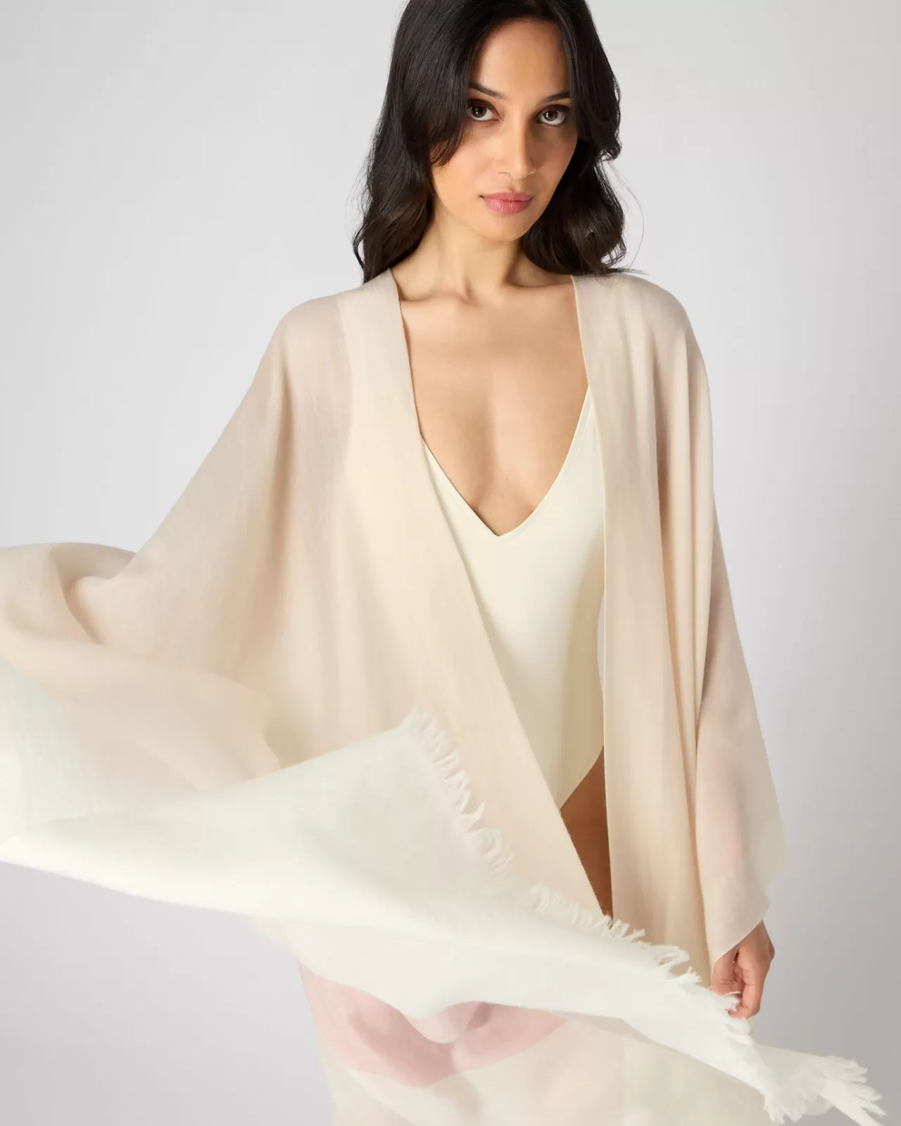 womens_ombre_cashmere_cover_up_4.webp Women N.Peal Capes & Ponchos | Women'S Ombre Cashmere Cover Up