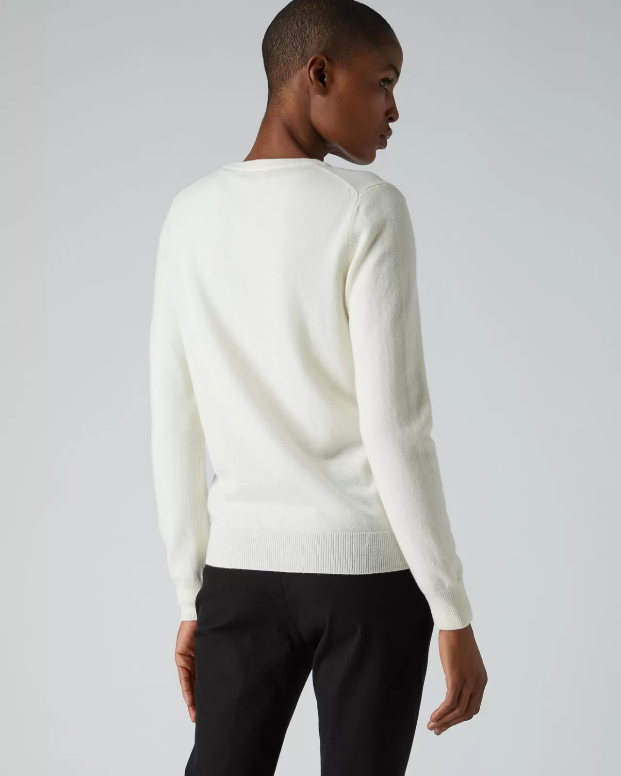 womens_round_neck_cashmere_cardigan_3.webp Women N.Peal Cardigans | Women'S Round Neck Cashmere Cardigan