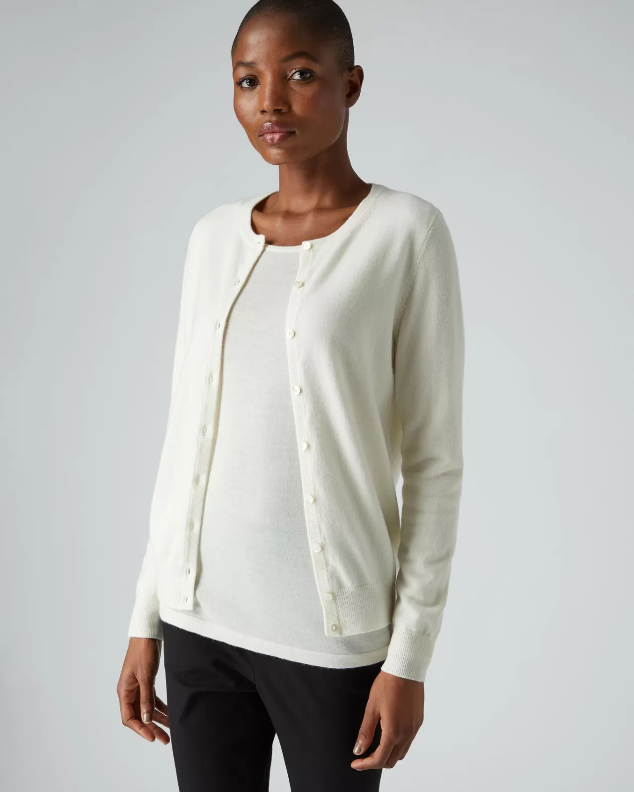 womens_round_neck_cashmere_cardigan_4.webp Women N.Peal Cardigans | Women'S Round Neck Cashmere Cardigan