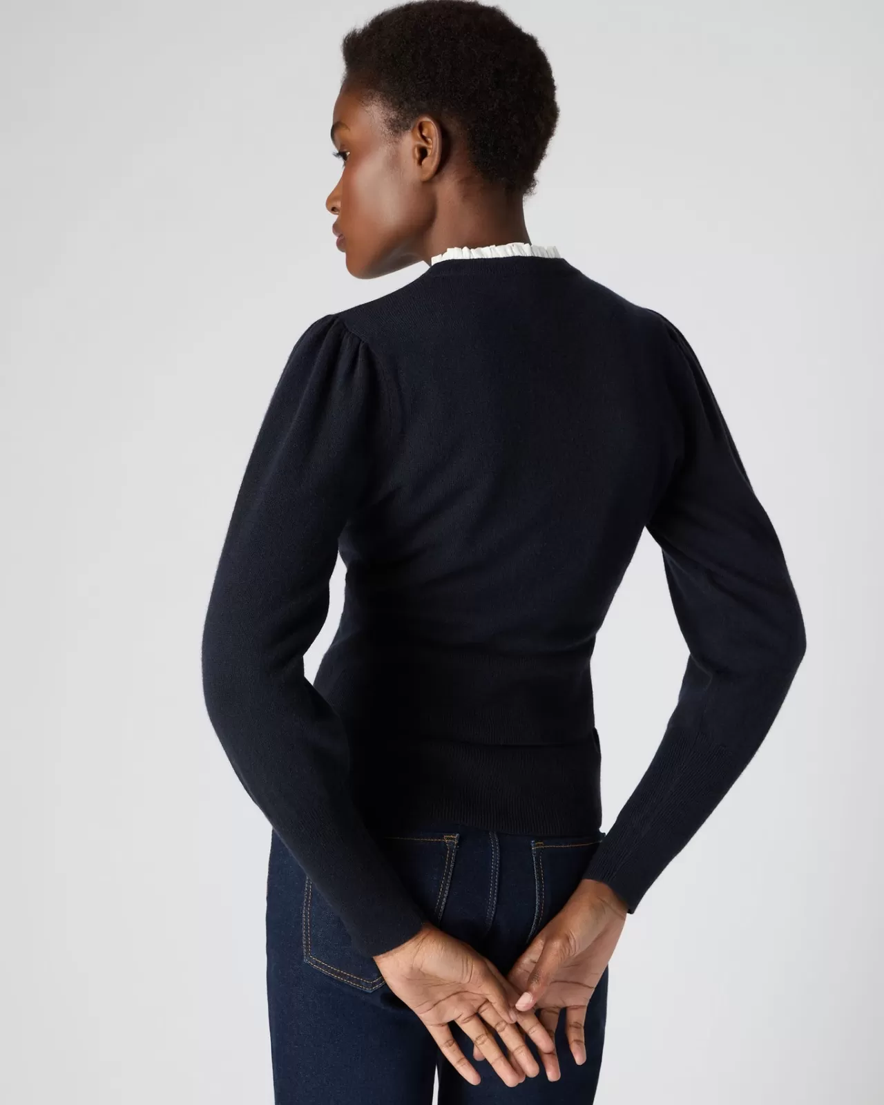 womens_ruffle_trim_cropped_cashmere_cardigan_3-2.webp Women N.Peal Cardigans | Women'S Ruffle Trim Cropped Cashmere Cardigan