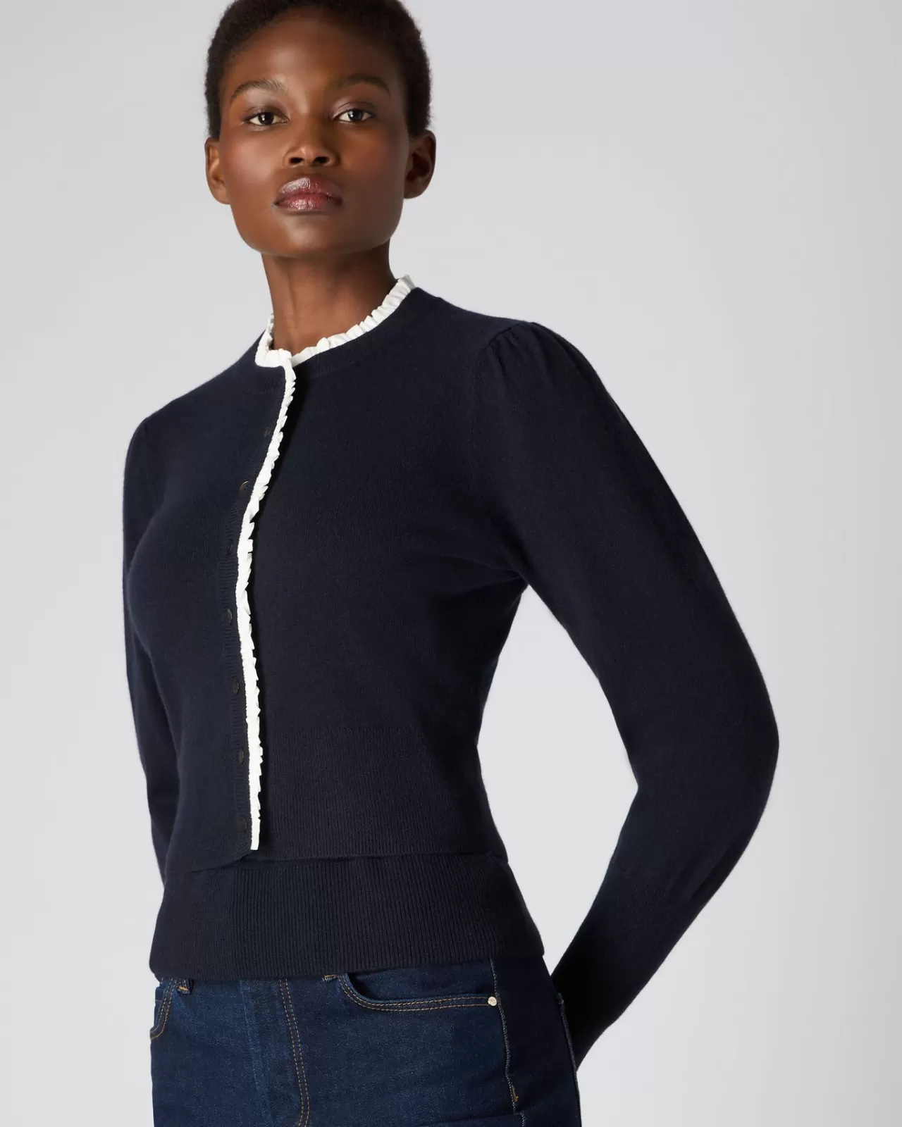 womens_ruffle_trim_cropped_cashmere_cardigan_4-2.webp Women N.Peal Cardigans | Women'S Ruffle Trim Cropped Cashmere Cardigan