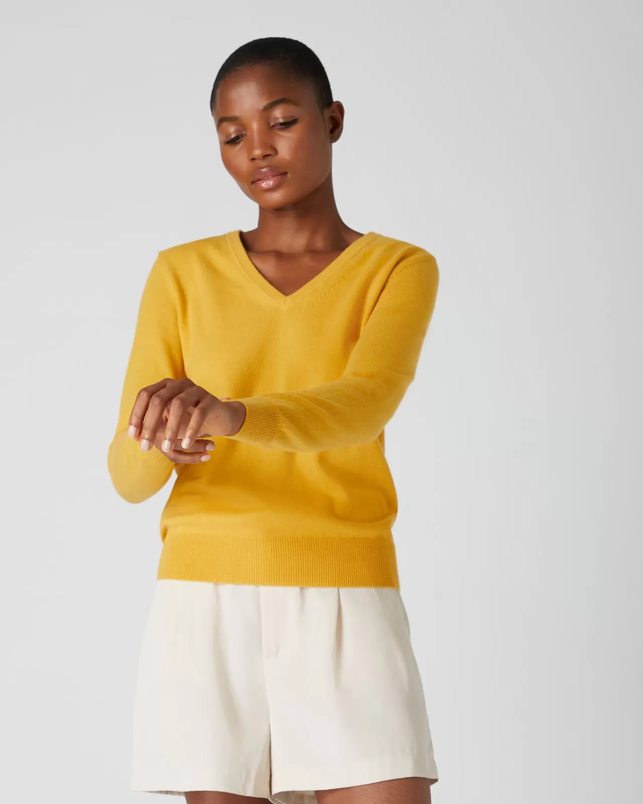 womens_v_neck_cashmere_jumper_4-11.webp Women N.Peal V Necks | Women'S V Neck Cashmere Jumper